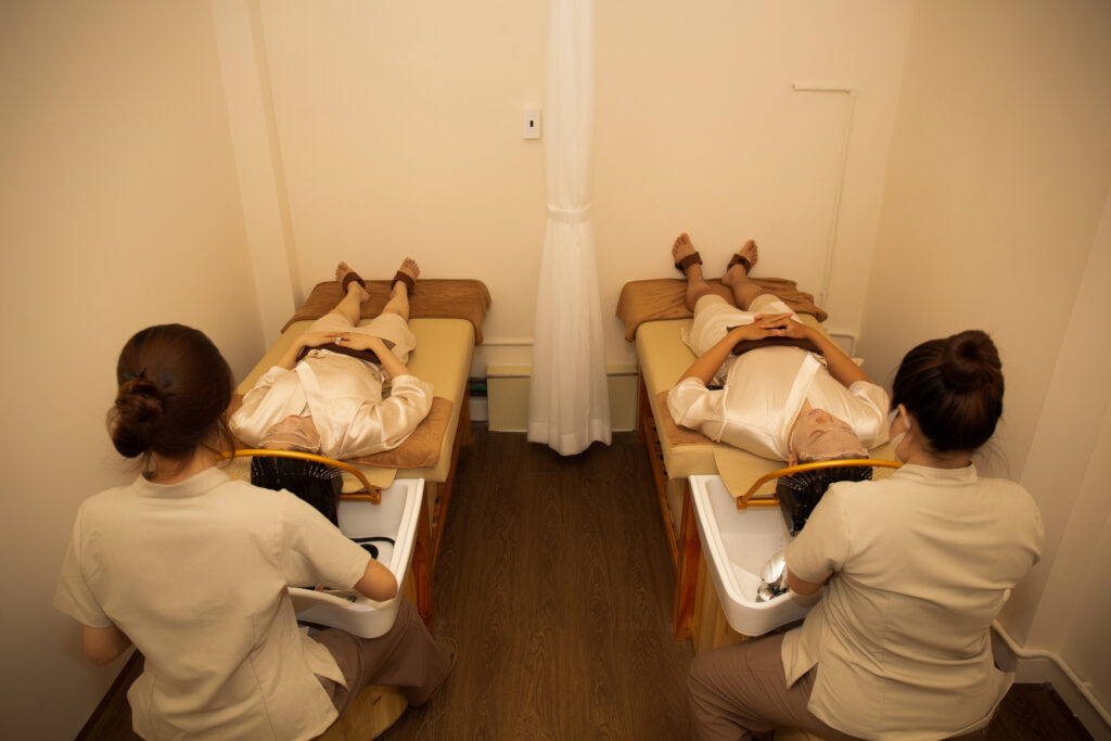 Dịch vụ gội đầu dưỡng sinh giúp thư giãn, giảm stress như thế nào? 2 dịch vụ gội đầu dưỡng sinh